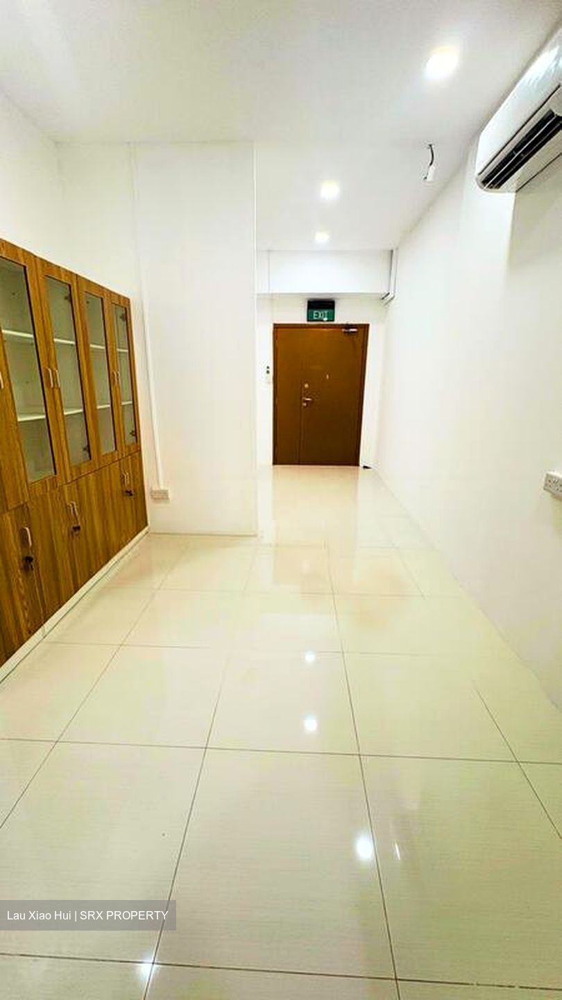 Fuyuen Court (D14), Shop House #521010481